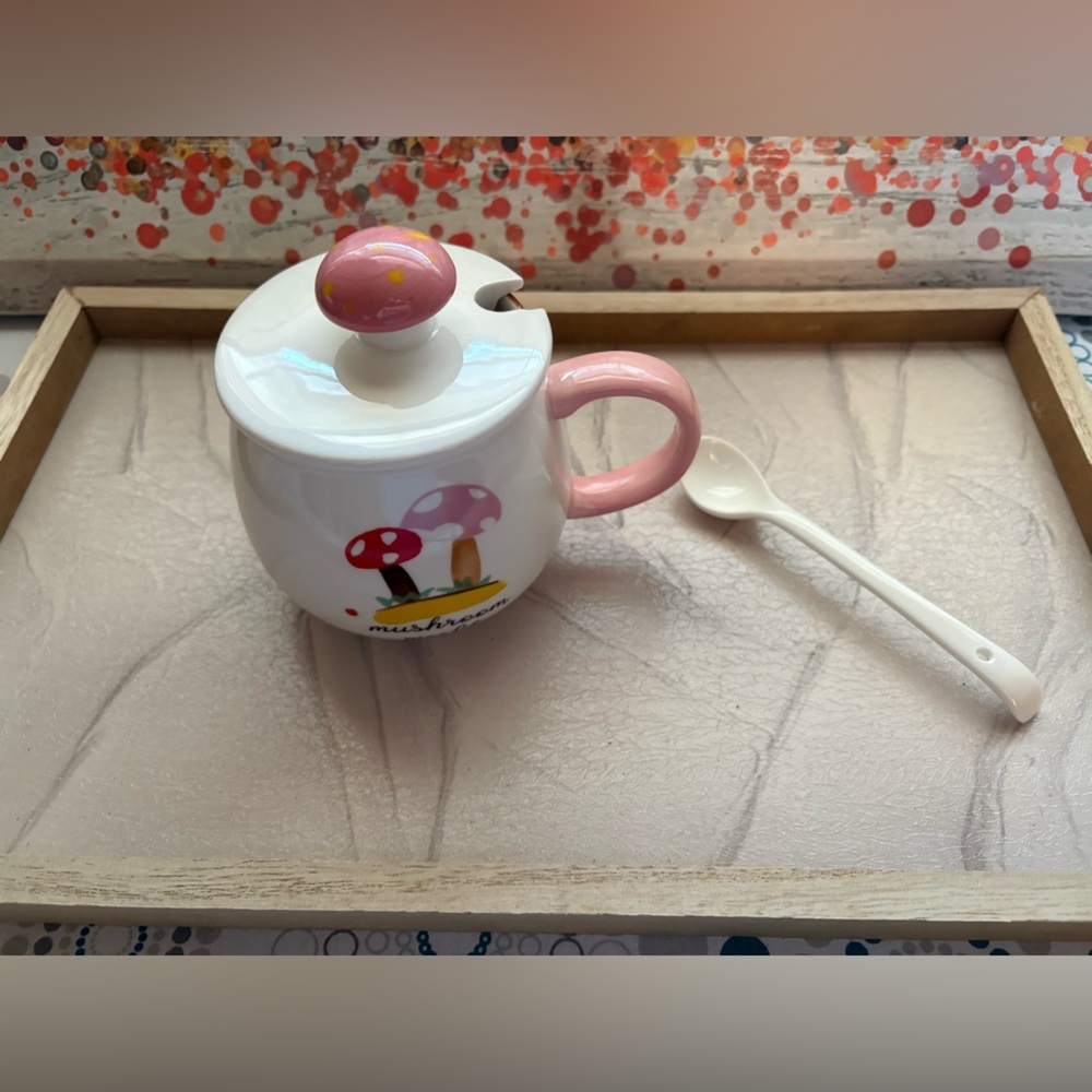 Cute Mushroom Mug with Lid & Spoon
Textured breakfast charcuterie tray included